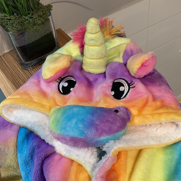 NWOT Multicolored unicorn hooded fleece robe Size 5T - Picture 5 of 9